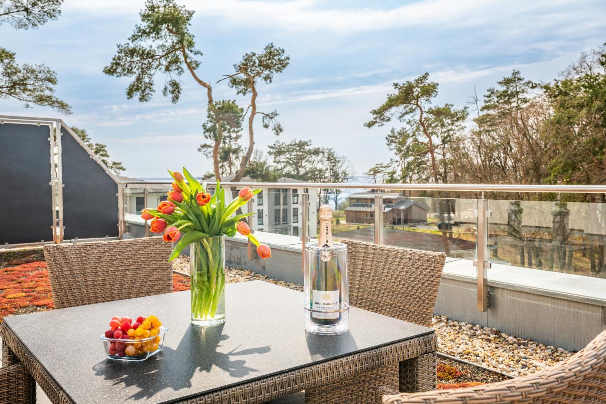 Terrassenwohnung "Haffgefluester" - Haffresidenz Garz  Exterior foto